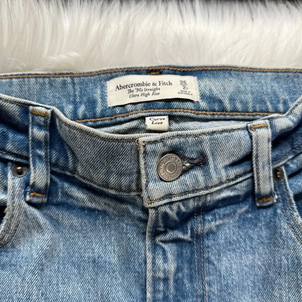Abercrombie The 90’s Straight Ultra High Rise Blow Out Knee Jeans